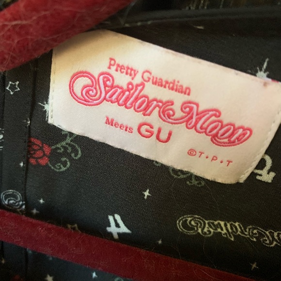 GU sailor moon blouse - Picture 2 of 3